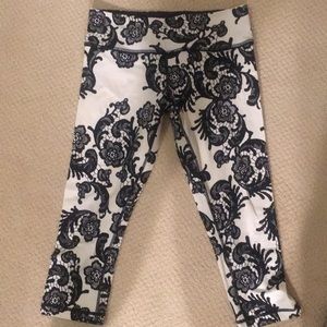 lululemon wunder under crops size 8